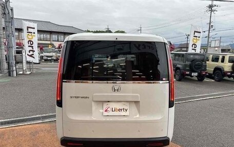 Honda Stepwgn, 2022 год, 1 730 000 рублей, 5 фотография