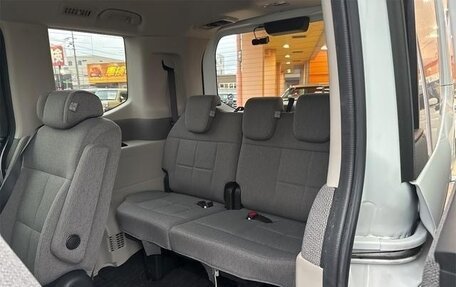 Honda Stepwgn, 2022 год, 1 730 000 рублей, 17 фотография