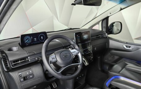 Hyundai Staria, 2021 год, 5 030 000 рублей, 26 фотография