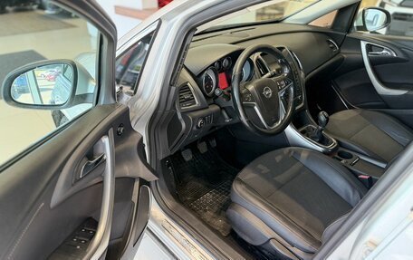 Opel Astra J, 2011 год, 650 000 рублей, 8 фотография