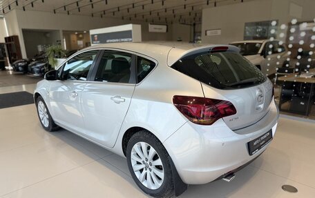 Opel Astra J, 2011 год, 650 000 рублей, 7 фотография