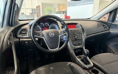 Opel Astra J, 2011 год, 650 000 рублей, 11 фотография