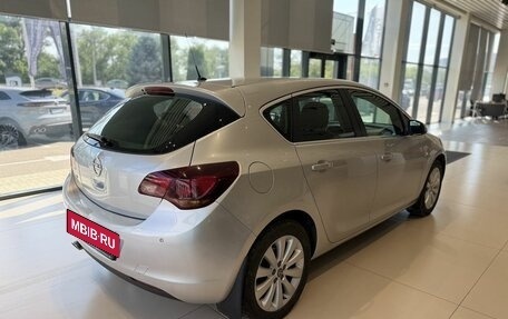 Opel Astra J, 2011 год, 650 000 рублей, 5 фотография