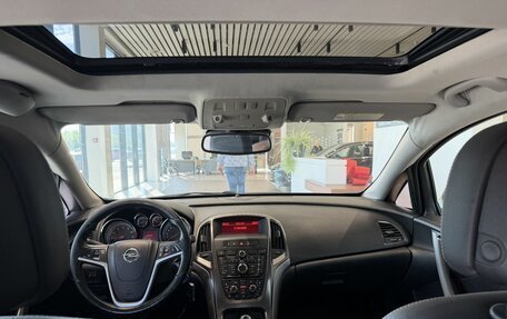 Opel Astra J, 2011 год, 650 000 рублей, 17 фотография