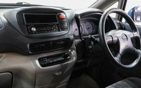 Nissan Serena II, 2000 год, 399 000 рублей, 17 фотография