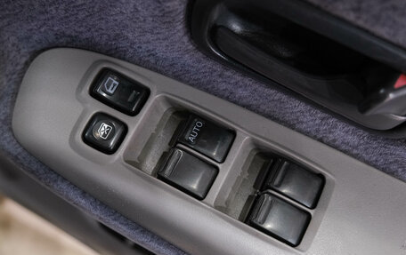 Nissan Serena II, 2000 год, 399 000 рублей, 18 фотография