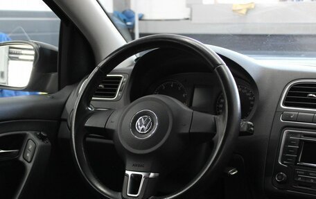 Volkswagen Polo VI (EU Market), 2015 год, 825 000 рублей, 11 фотография