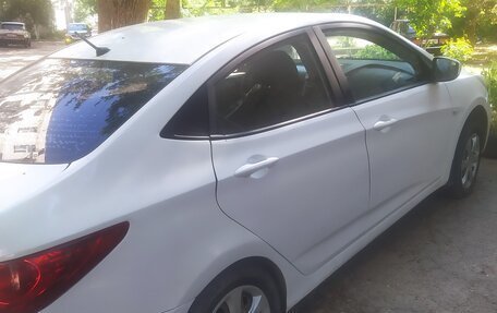 Hyundai Solaris II рестайлинг, 2012 год, 480 000 рублей, 3 фотография