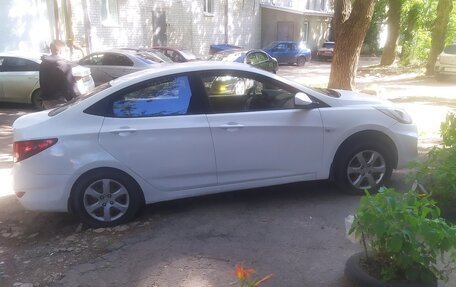 Hyundai Solaris II рестайлинг, 2012 год, 480 000 рублей, 2 фотография