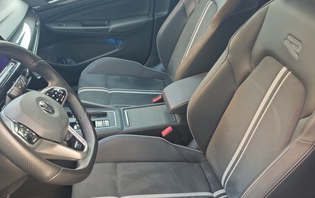 Volkswagen Golf VIII, 2022 год, 2 700 000 рублей, 4 фотография