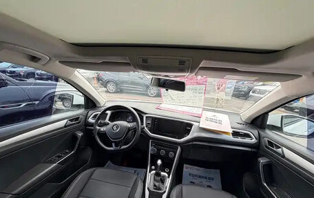Volkswagen T-Roc I, 2022 год, 1 530 000 рублей, 10 фотография