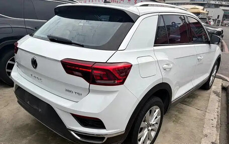Volkswagen T-Roc I, 2022 год, 1 530 000 рублей, 6 фотография