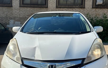 Honda Fit Shuttle I рестайлинг, 2013 год, 600 000 рублей, 3 фотография