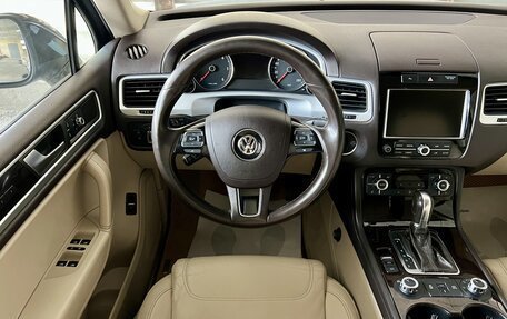Volkswagen Touareg III, 2011 год, 1 819 000 рублей, 10 фотография