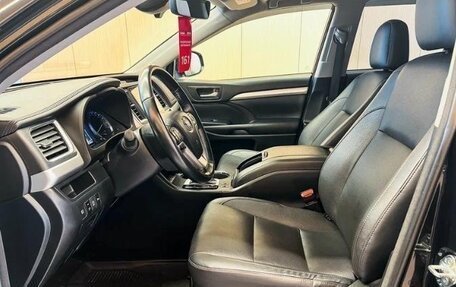 Toyota Highlander III, 2019 год, 3 899 000 рублей, 21 фотография