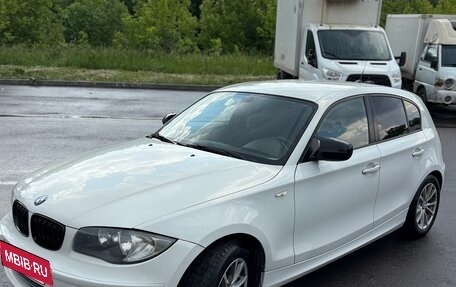 BMW 1 серия, 2011 год, 805 000 рублей, 2 фотография
