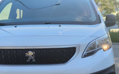 Peugeot Expert, 2018 год, 1 897 000 рублей, 9 фотография