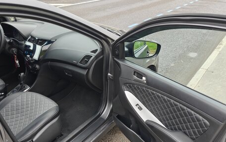 Hyundai Solaris II рестайлинг, 2015 год, 1 070 000 рублей, 10 фотография
