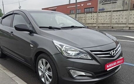 Hyundai Solaris II рестайлинг, 2015 год, 1 070 000 рублей, 2 фотография