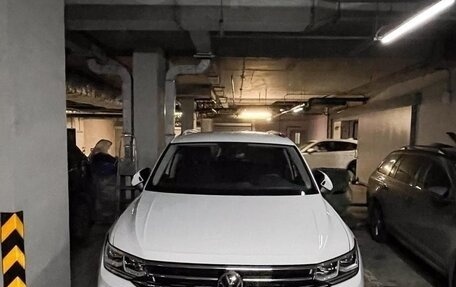 Volkswagen Tiguan II, 2021 год, 3 570 000 рублей, 12 фотография