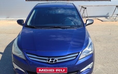 Hyundai Solaris II рестайлинг, 2015 год, 750 000 рублей, 1 фотография