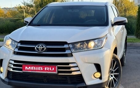 Toyota Highlander III, 2019 год, 3 600 000 рублей, 1 фотография