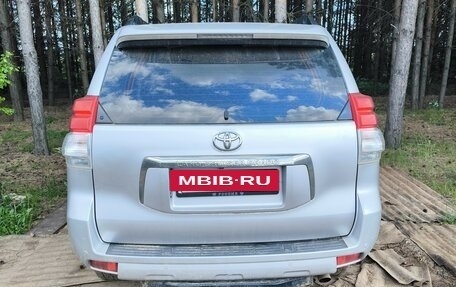 Toyota Land Cruiser Prado 150 рестайлинг 2, 2010 год, 2 300 000 рублей, 6 фотография