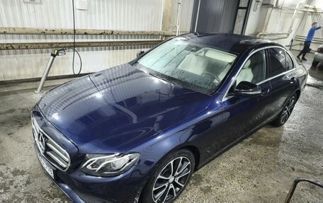 Mercedes-Benz E-Класс, 2016 год, 3 300 000 рублей, 24 фотография