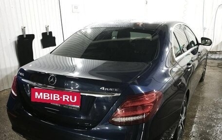 Mercedes-Benz E-Класс, 2016 год, 3 300 000 рублей, 25 фотография