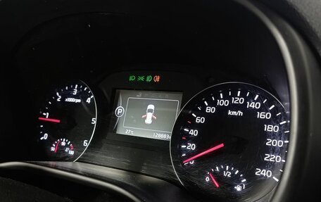 KIA Sportage IV рестайлинг, 2018 год, 2 370 000 рублей, 13 фотография