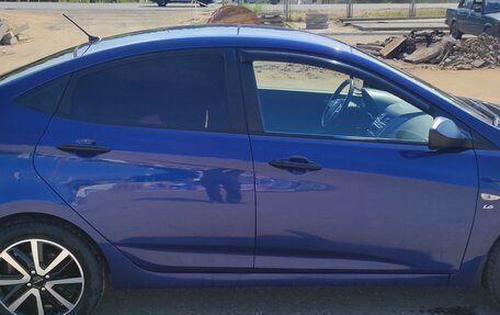 Hyundai Solaris II рестайлинг, 2015 год, 750 000 рублей, 3 фотография