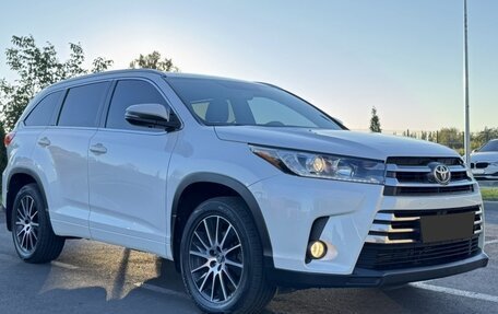 Toyota Highlander III, 2019 год, 3 600 000 рублей, 3 фотография