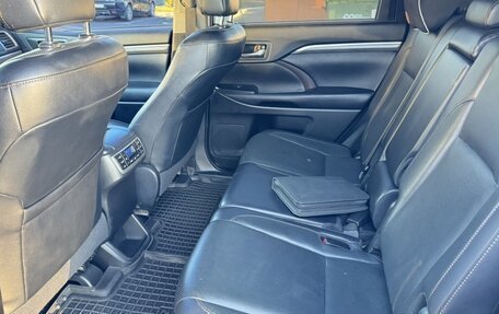 Toyota Highlander III, 2019 год, 3 600 000 рублей, 10 фотография