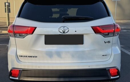 Toyota Highlander III, 2019 год, 3 600 000 рублей, 6 фотография