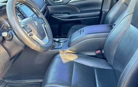 Toyota Highlander III, 2019 год, 3 600 000 рублей, 9 фотография