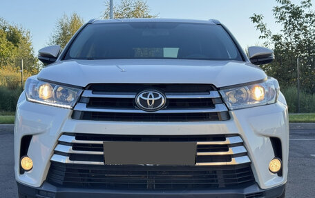 Toyota Highlander III, 2019 год, 3 600 000 рублей, 2 фотография
