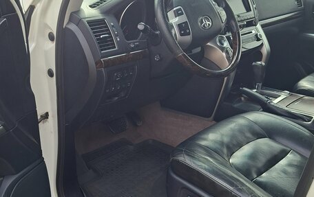 Toyota Land Cruiser 200, 2015 год, 4 000 000 рублей, 6 фотография