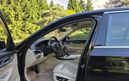 BMW 7 серия, 2016 год, 3 000 000 рублей, 2 фотография