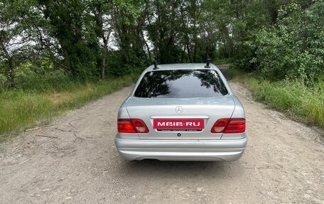 Mercedes-Benz E-Класс, 1998 год, 420 000 рублей, 2 фотография