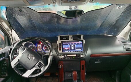 Toyota Land Cruiser Prado 150 рестайлинг 2, 2015 год, 3 490 000 рублей, 8 фотография