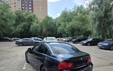 BMW 3 серия, 2011 год, 720 000 рублей, 2 фотография