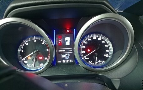 Toyota Land Cruiser Prado 150 рестайлинг 2, 2015 год, 3 490 000 рублей, 9 фотография