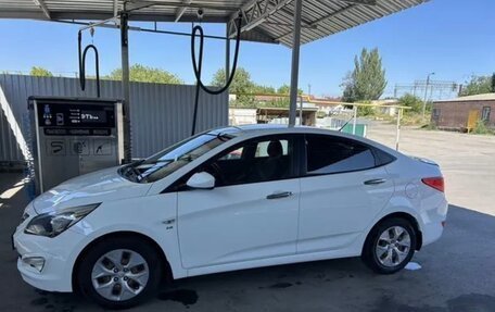 Hyundai Solaris II рестайлинг, 2014 год, 1 200 000 рублей, 3 фотография