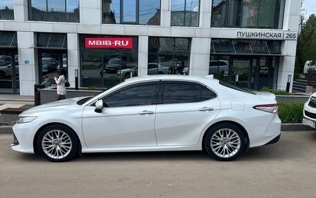 Toyota Camry, 2019 год, 3 050 000 рублей, 1 фотография