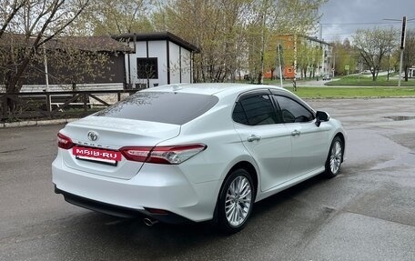 Toyota Camry, 2019 год, 3 050 000 рублей, 10 фотография