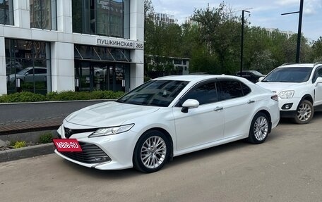 Toyota Camry, 2019 год, 3 050 000 рублей, 2 фотография