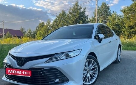 Toyota Camry, 2019 год, 3 050 000 рублей, 18 фотография