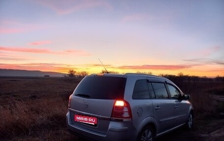 Opel Zafira B, 2012 год, 650 000 рублей, 2 фотография