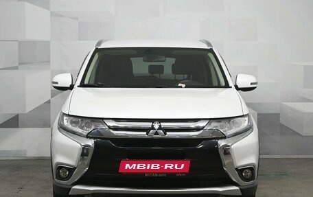 Mitsubishi Outlander III рестайлинг 3, 2018 год, 2 600 000 рублей, 2 фотография