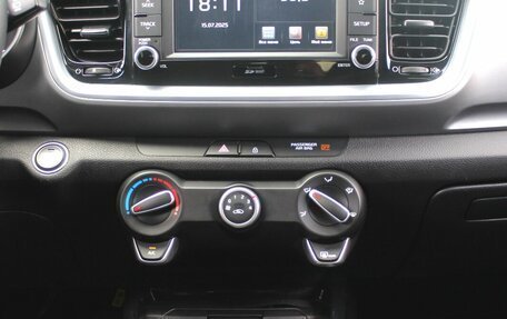 KIA Stonic, 2018 год, 1 590 000 рублей, 11 фотография